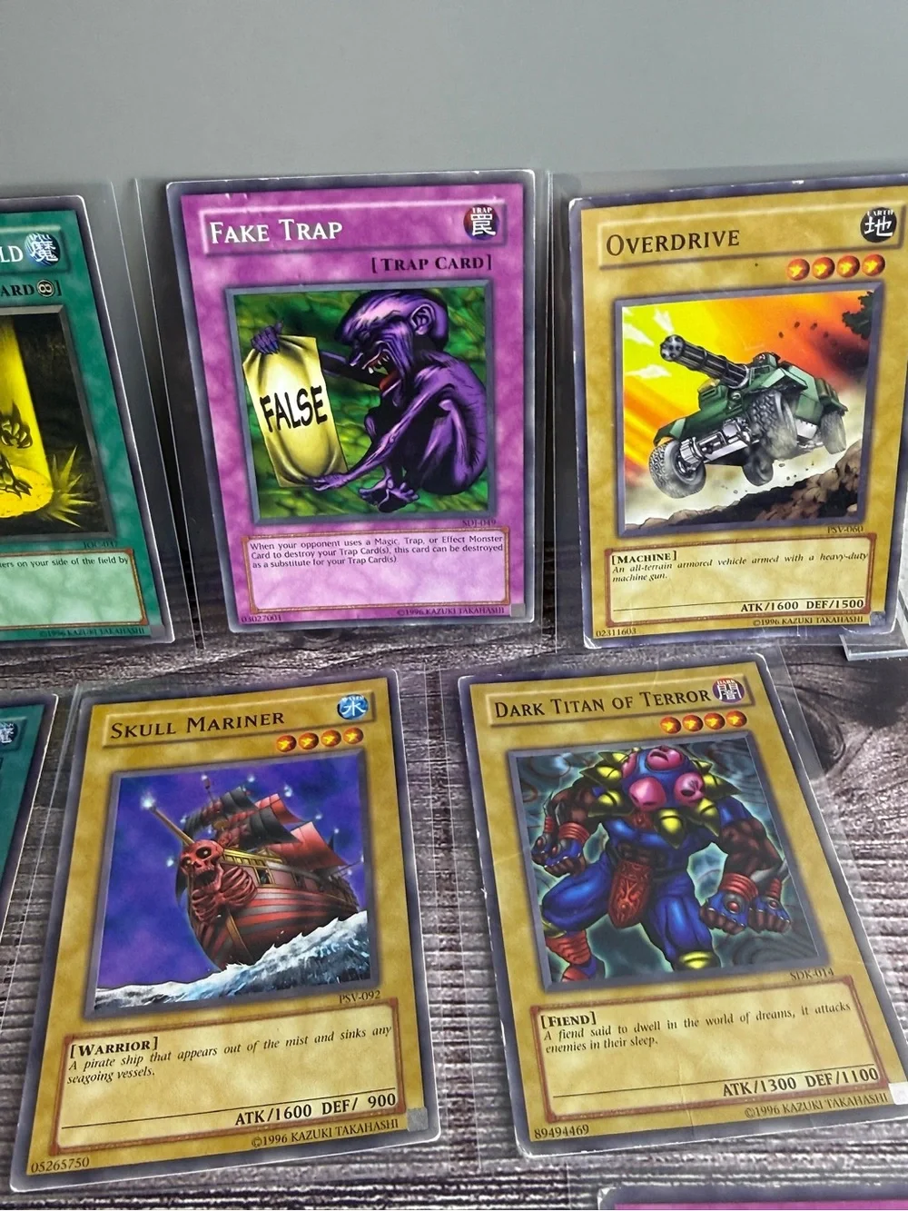 Yu-Gi-Oh! Lot of 20 Vintage Cards • Mixed Spells/Traps/Monsters